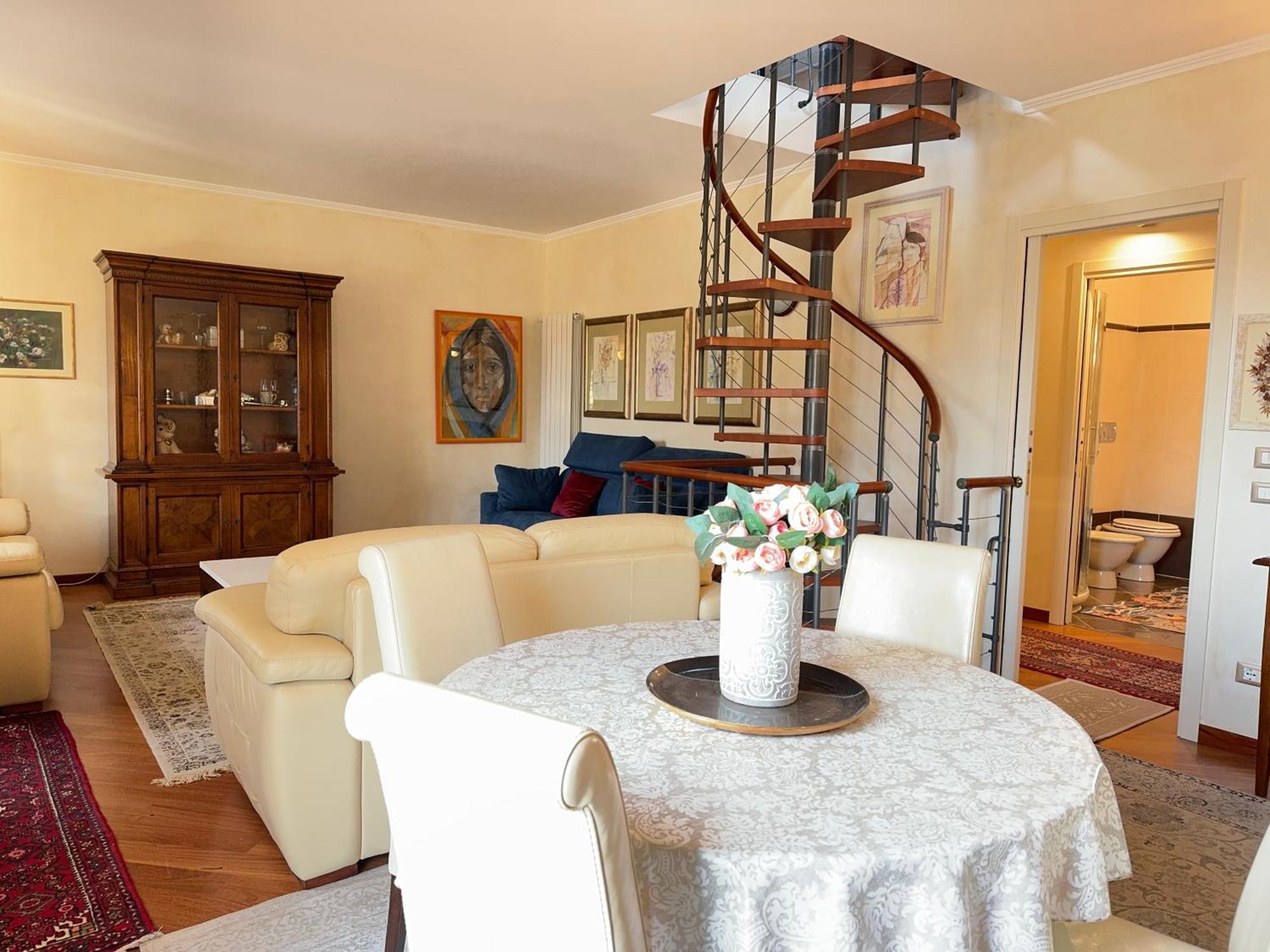 Villa Casa Perfetta Per Grandi Famiglie, Con Jacuzzi Bevera  Exterior foto